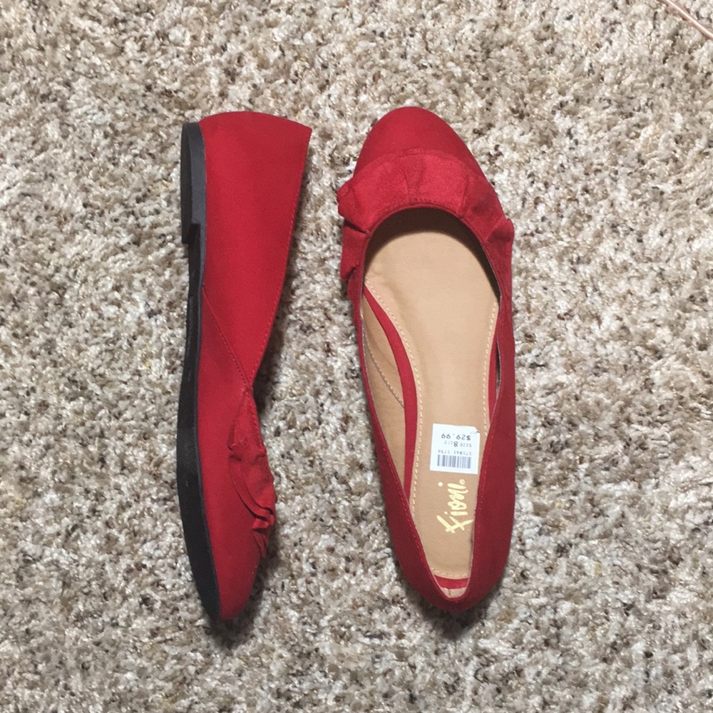 Fiomi red flats 8 1/2 NWT
